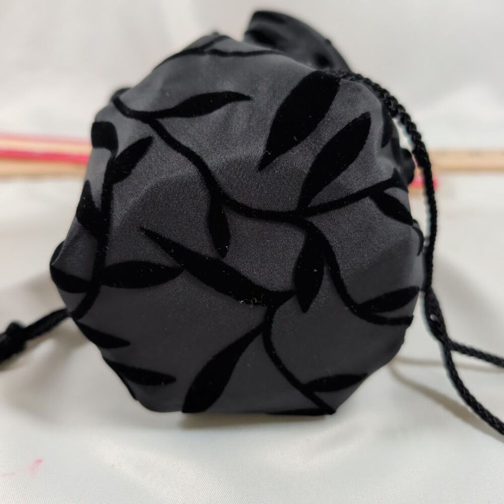 Amanda Smith Jewel Pouch Black Satin Velvet Floral Travel Jewelry Bag